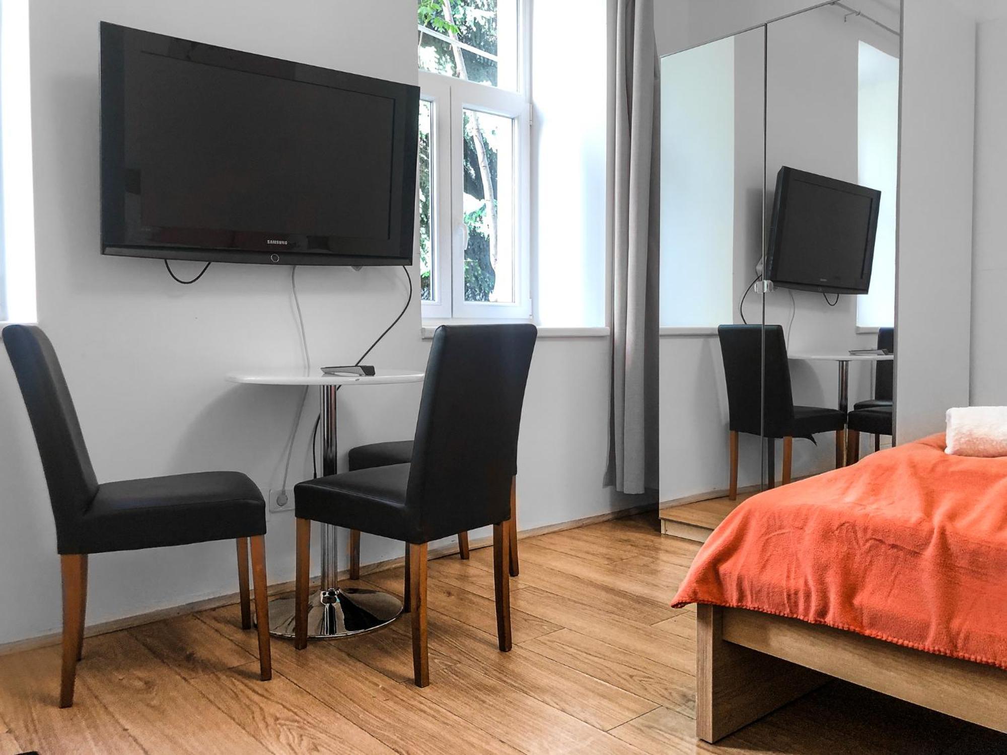 Lovely 2br Shared Apartment, Enkplatz U3, 15min To Center Viena